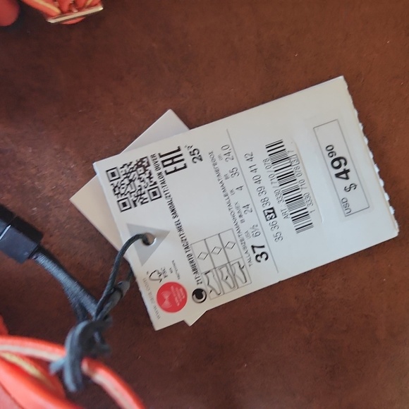 Shoes - Picture 4 of 4